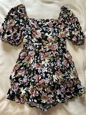 Francesca's Collections Black Floral Puff Sleeve Romper